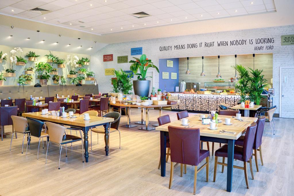 科克机场酒店 外观 照片